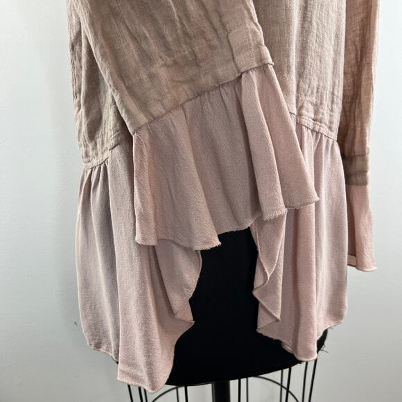 Made In Italy Nude Beige Long Sleeve Button-Down Ruffle Hem Cardigan Sweater M L - Picture 3 of 8